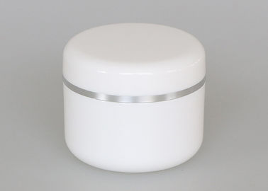 Πλαστικό βάζο κρέμας τύπων 50ml άσπρο με την ασημένια γραμμή διακοσμητική